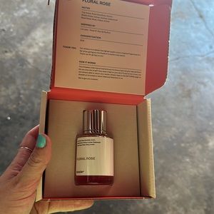 Dossier Floral Rose Perfume